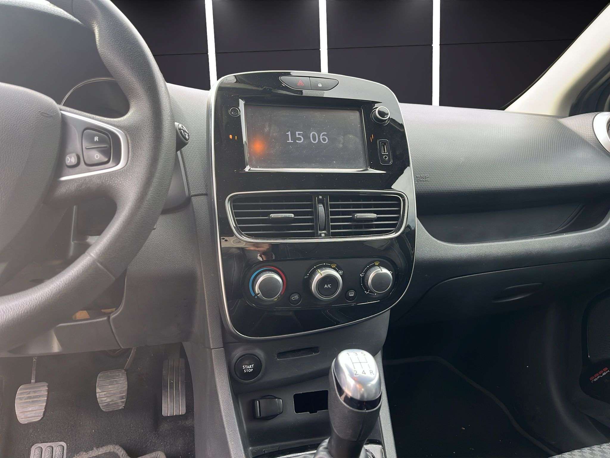 WhatsApp Image 2025-11-18 at 15.08.59 (3)