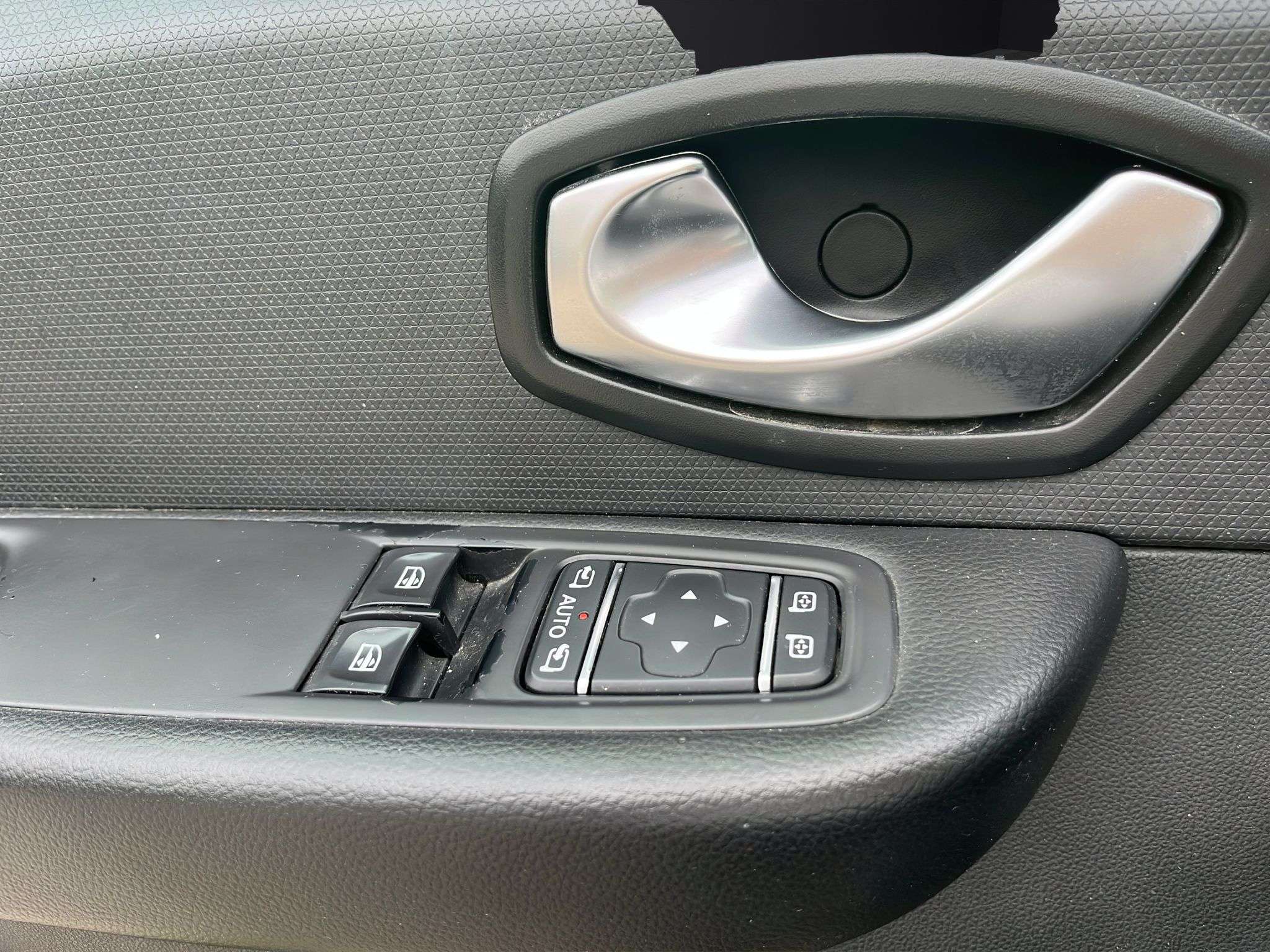 WhatsApp Image 2025-11-18 at 15.08.59